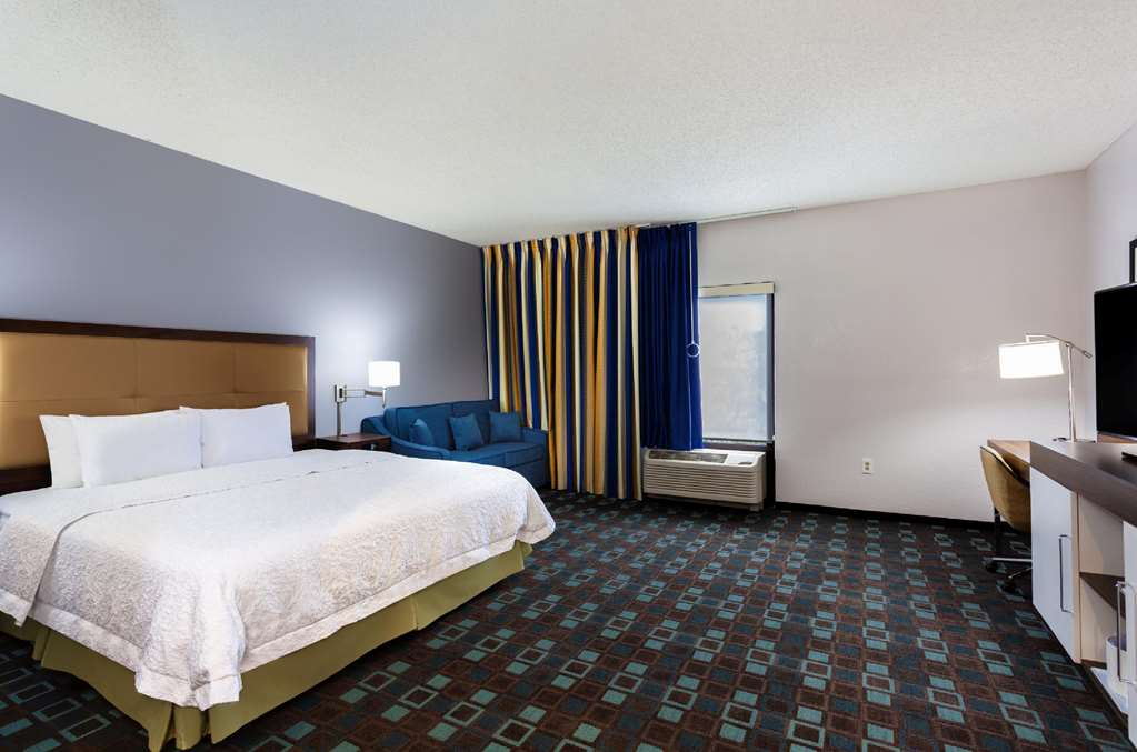 Фото Hampton Inn Spring Hill