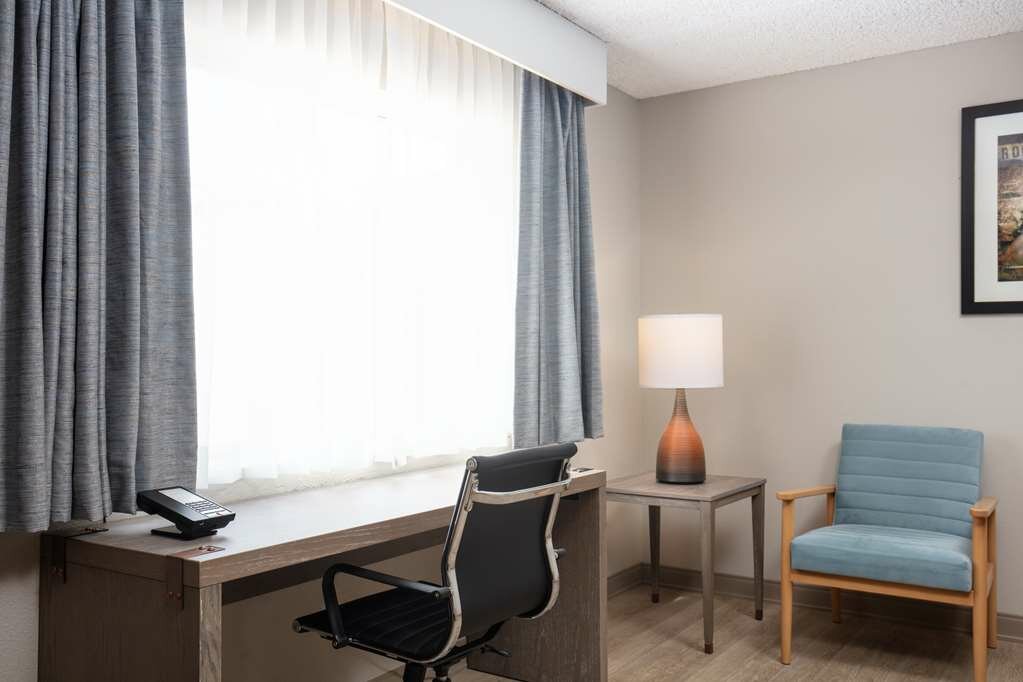 Фото Best Western Plus King's Inn & Suites