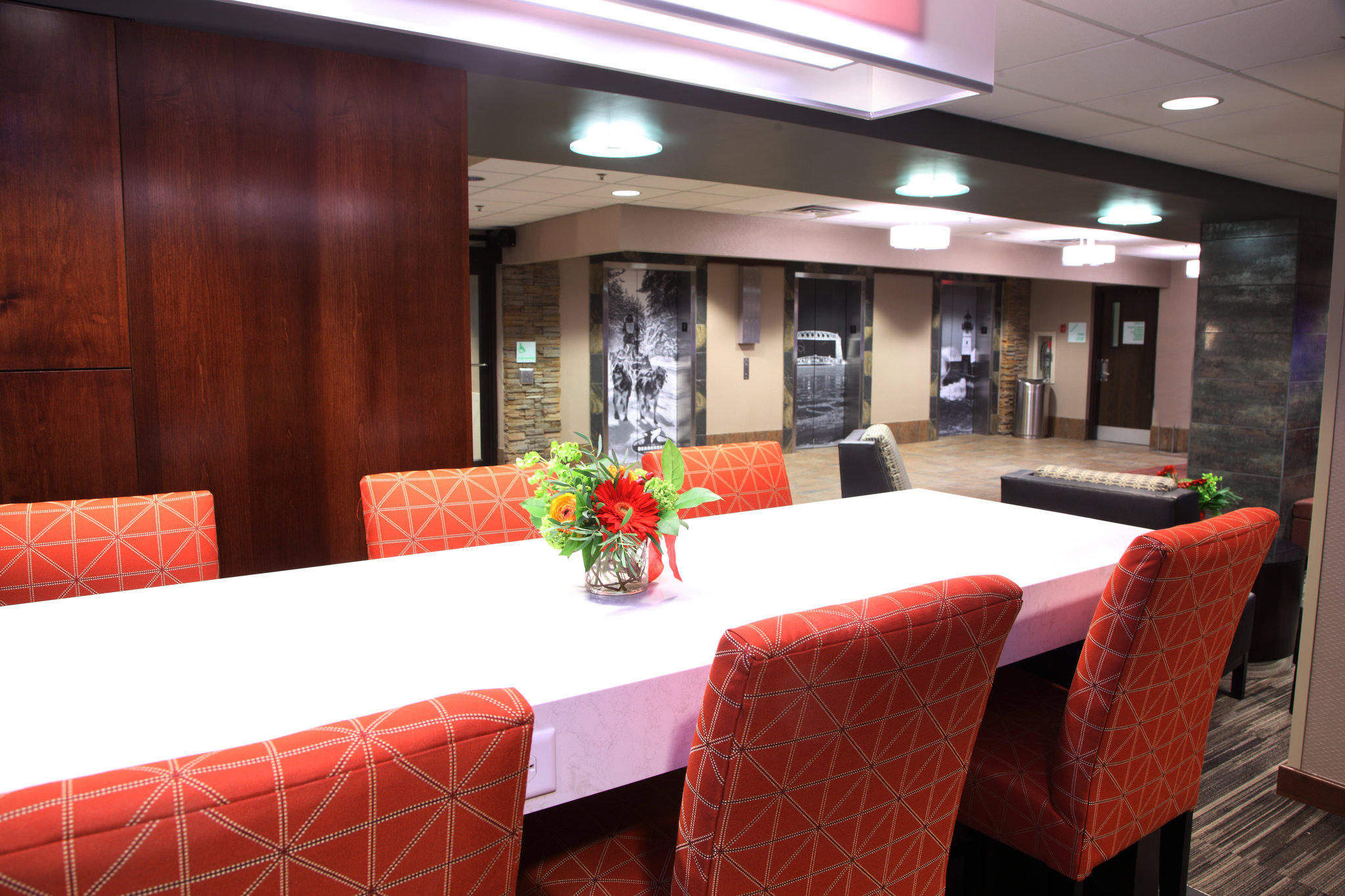 Фото Holiday Inn & Suites Duluth Downtown, an Ihg Hotel