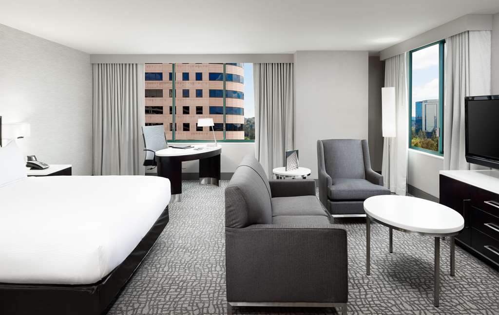 Фото Hilton Woodland Hills/Los Angeles