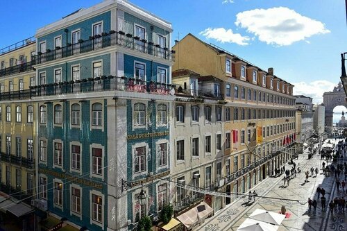 VIA Augusta 129