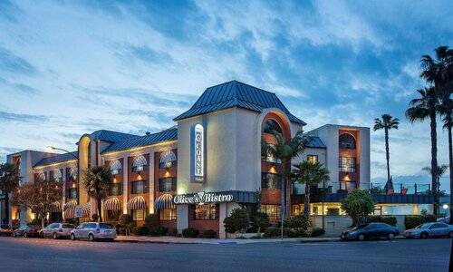 Гостиница Coast Anabelle Hotel в Бербанке