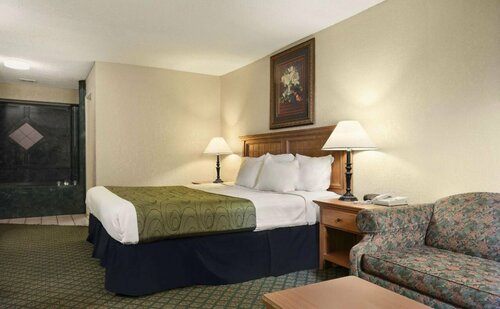 Гостиница Days Inn & Suites by Wyndham Stuttgart в Статгарте