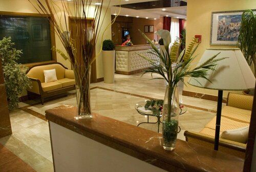 Гостиница Hotel President Pomezia в Помеции
