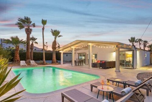 Гостиница Pet-Friendly Oasis with Private Pool in Palm в Палм-Спрингс