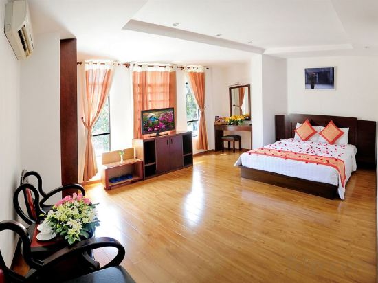 Фото Little Brick Saigon Hotel