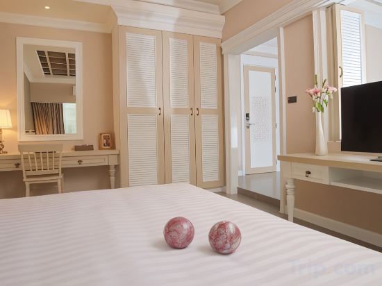 Фото The Raya Surawong Bangkok