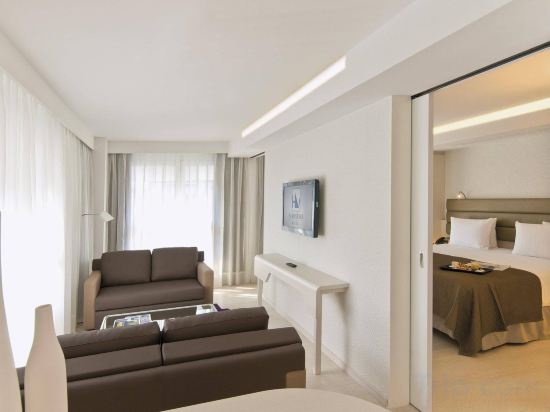 Фото Eurostars Book Hotel