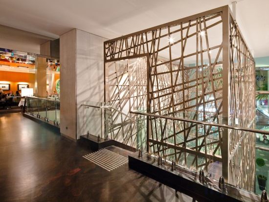 Фото Hilton Surfers Paradise Hotel & Residences