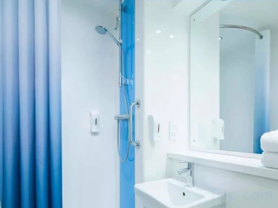 Фото Travelodge London Richmond Central