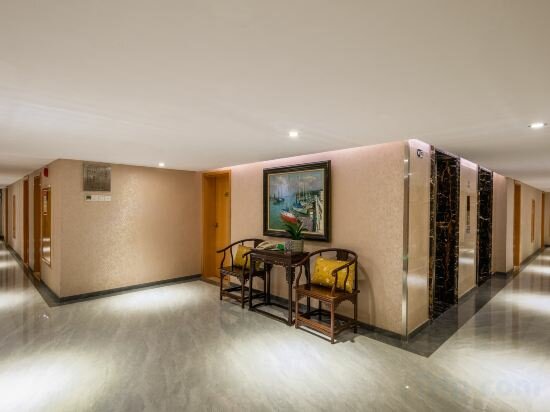 Фото Zhuhai Special Economic Zone Hotel