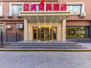 Liaohai Business Hotel (No. 245 Yanchang Road), hotel