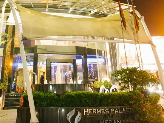 Фото Hermes Palace Hotel Medan