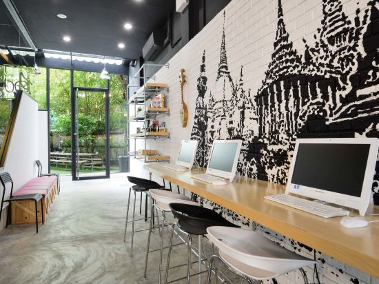 Фото The Cube Hostel