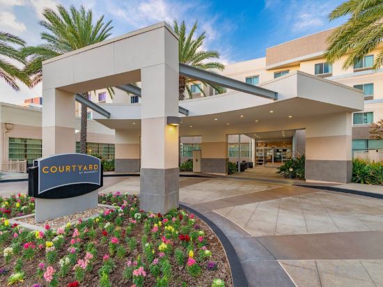 Фото Courtyard by Marriott Santa Ana Orange County