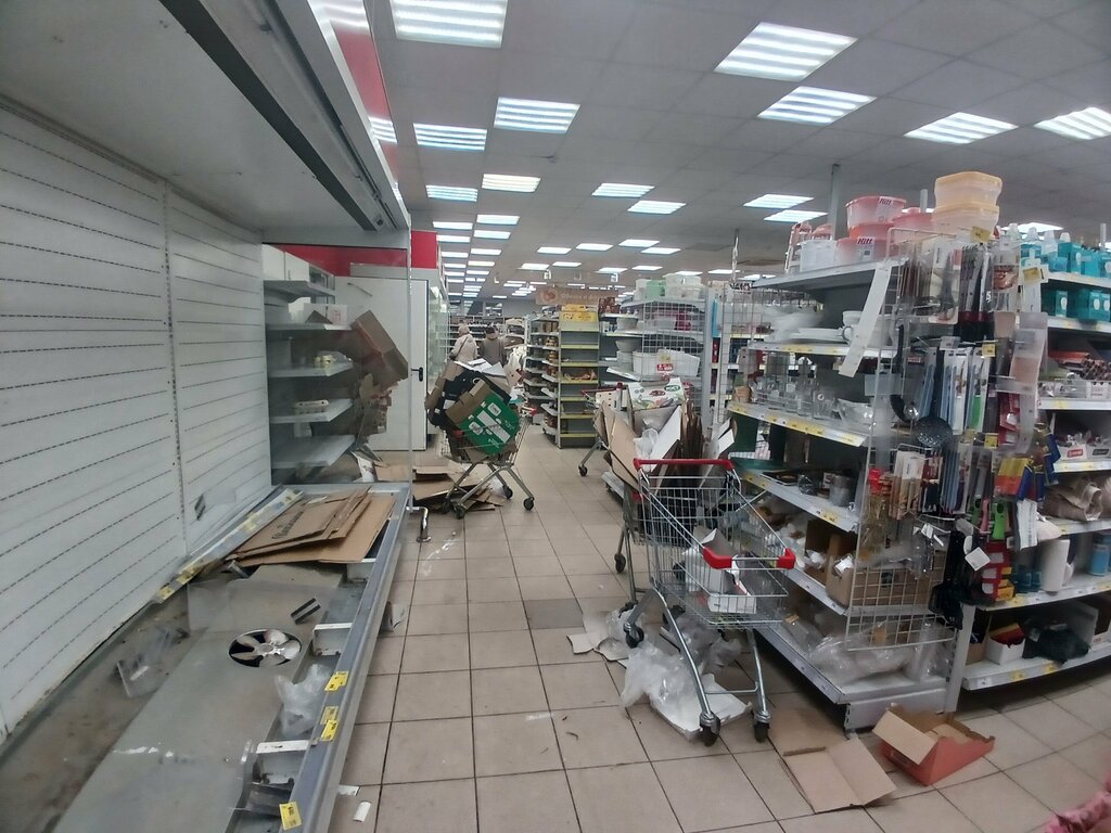 Supermarket Magnit, Ostrov, photo