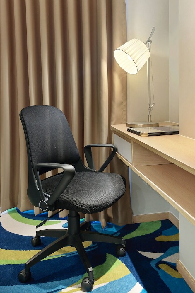 Фото Holiday Inn Express Jakarta Wahid Hasyim, an Ihg Hotel