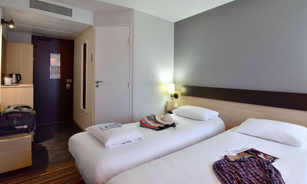 Фото Hotel Kyriad Tours Sud Chambray les Tours