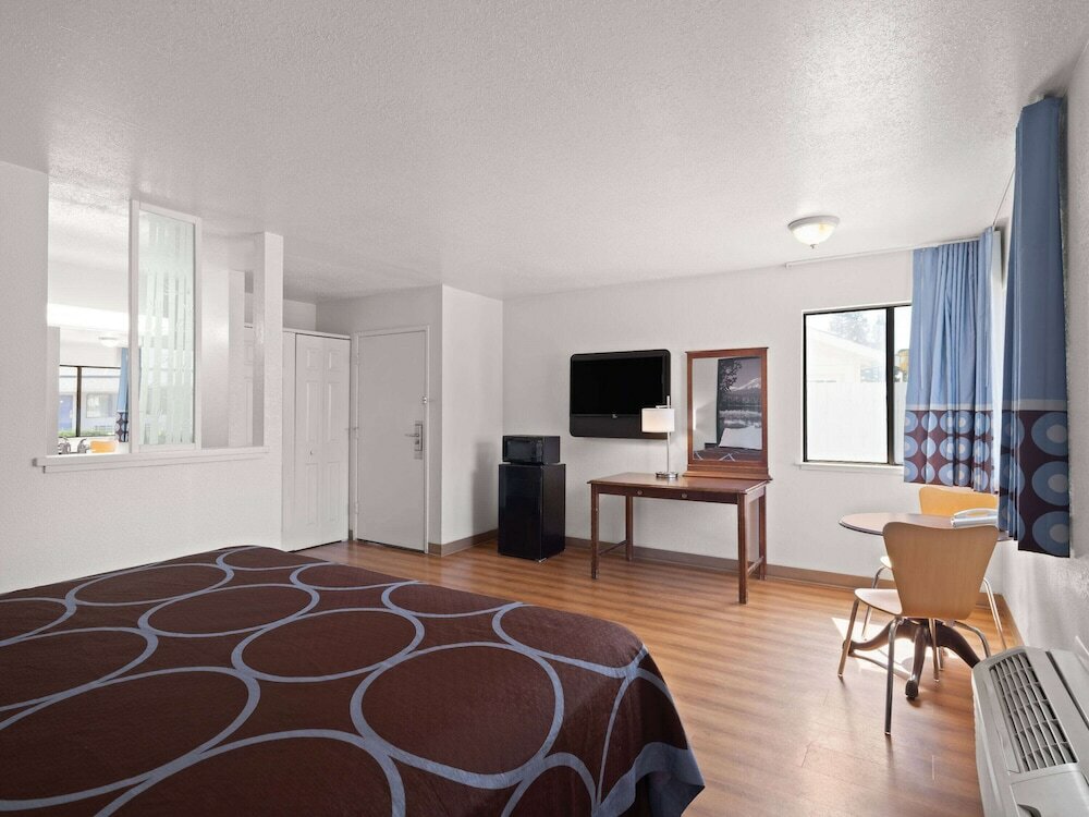 Фото Super 8 by Wyndham Dunnigan