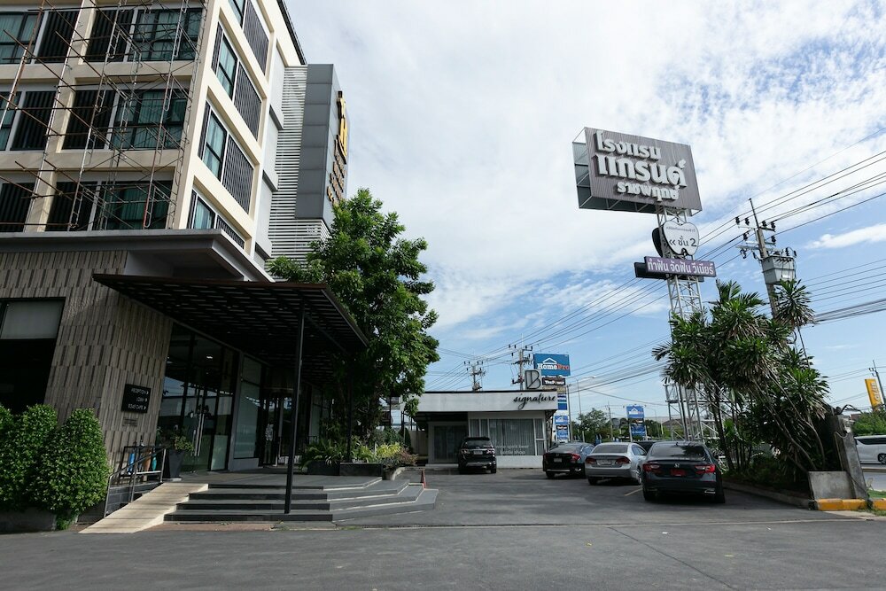 Фото Grand Ratchapruek Hotel