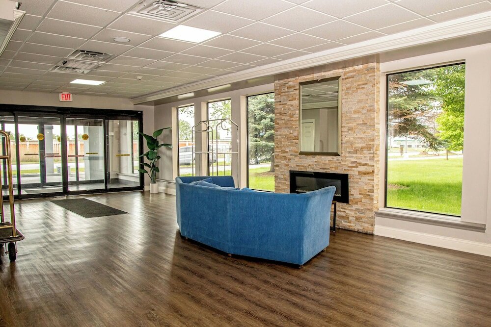 Фото Days Inn and Suites by Wyndham Hammond, In