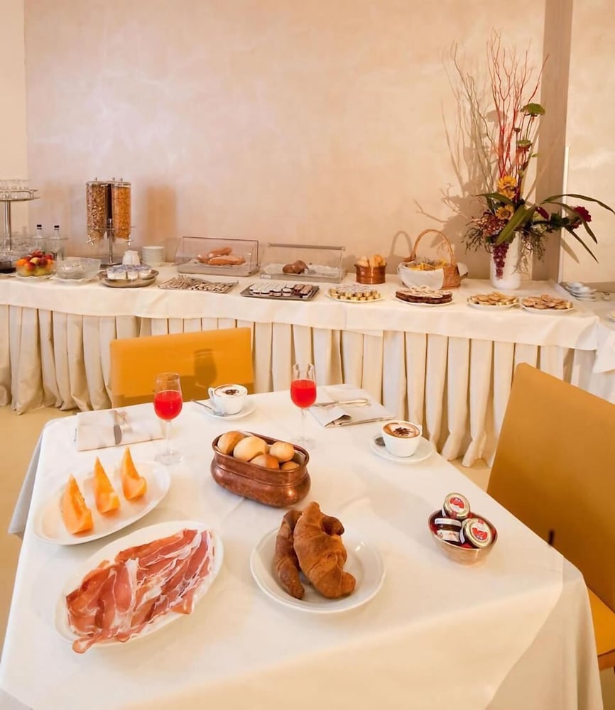 Фото Grand Hotel President