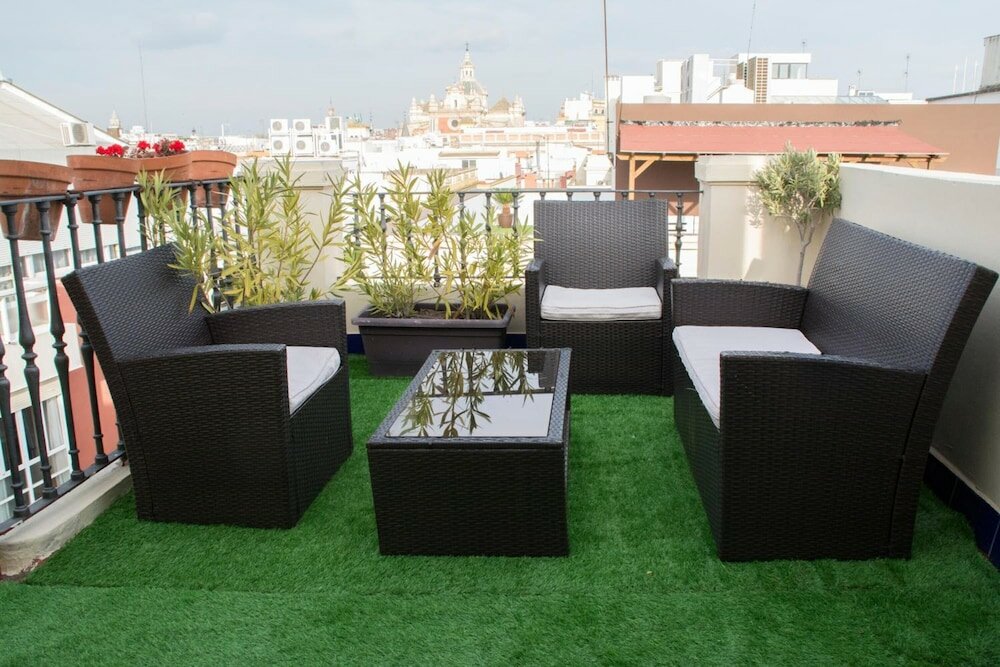 Фото Hotel Plaza Sevilla