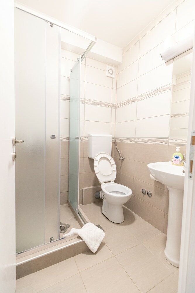 Фото Bloom Inn Hotel & Hostel