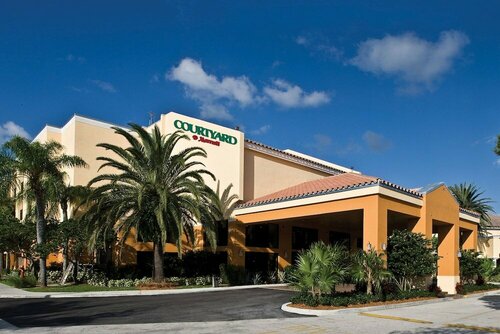 Гостиница Courtyard by Marriott Boynton Beach в Лейк Уорте