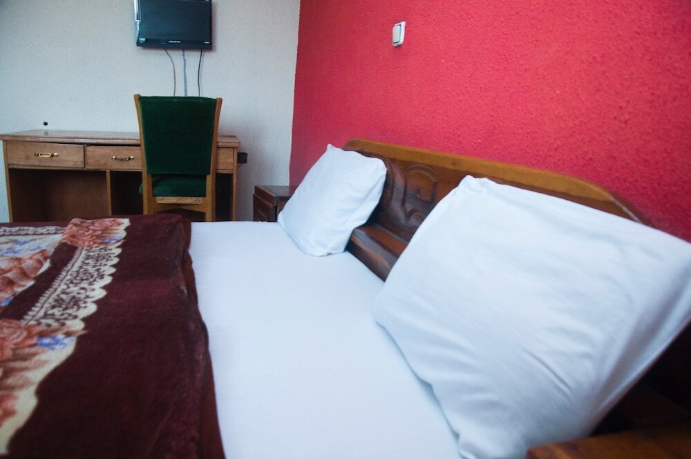 Фото Alfoscar Hotel & Suites