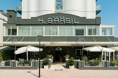 Внешний вид отеля Hotel Brasil в Червии, фото 5