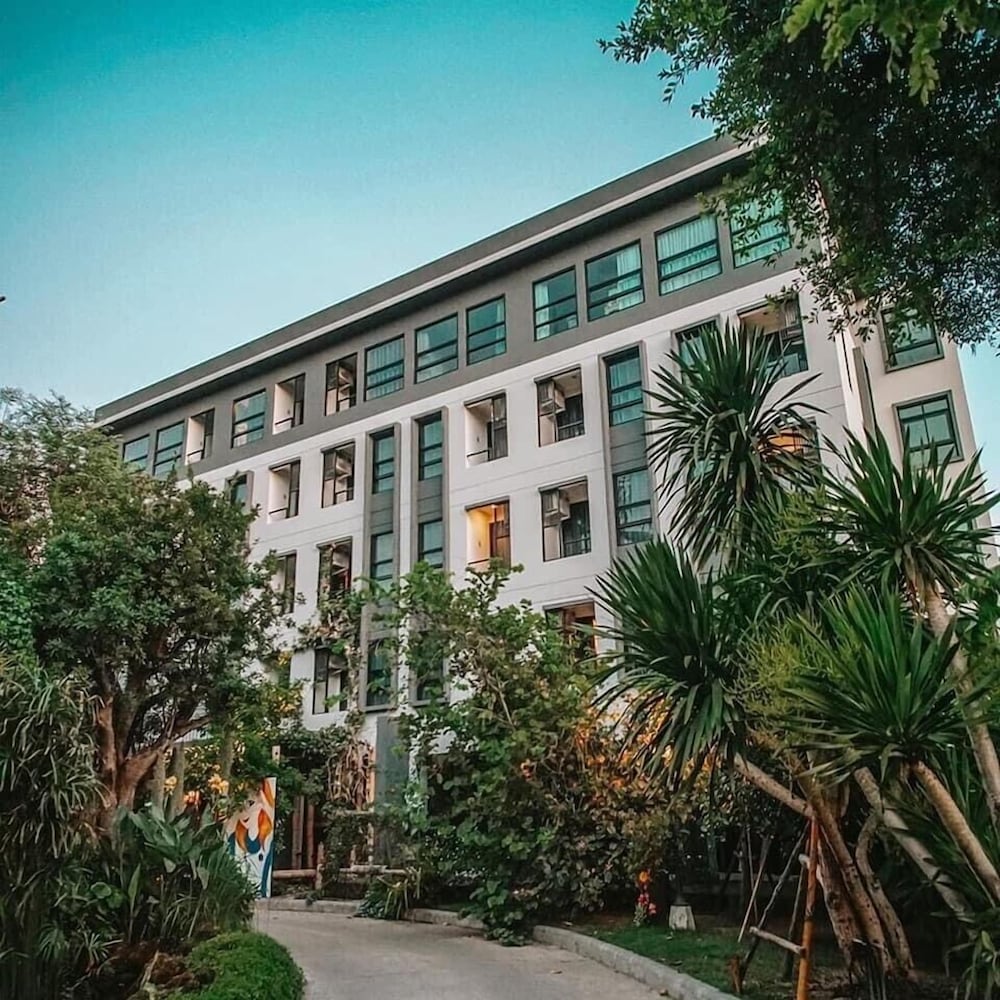 Фото Bangkok Oasis Hotel