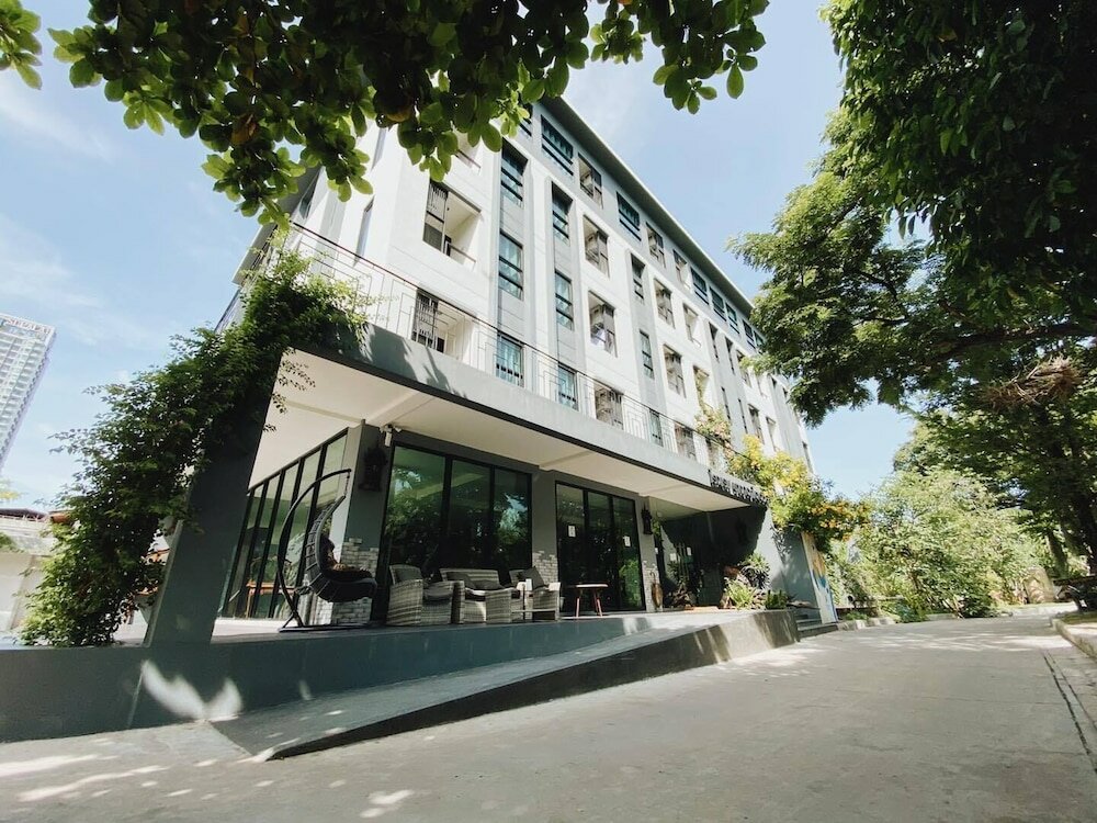 Фото отеля 2