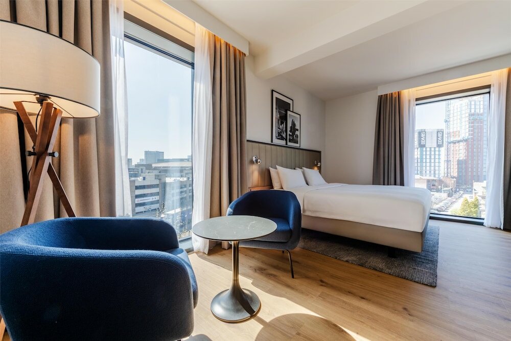 Фото Radisson Hotel Manchester City Centre, A Verified Net Zero Hotel