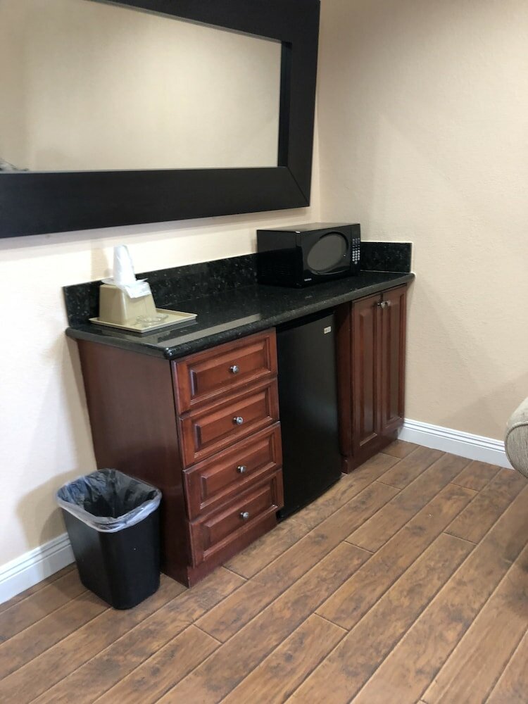 Фото Travelers Inn