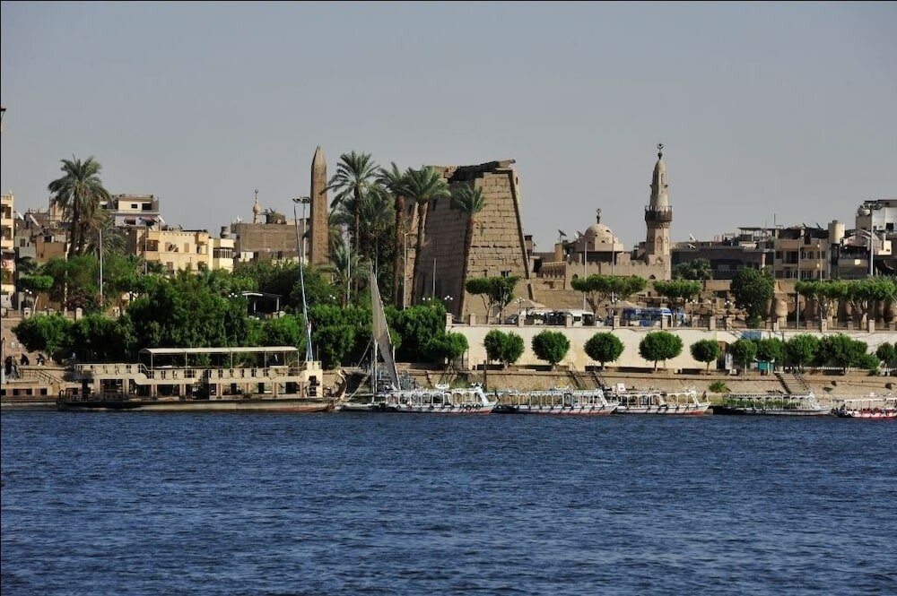 Фото Alhambra Hotel