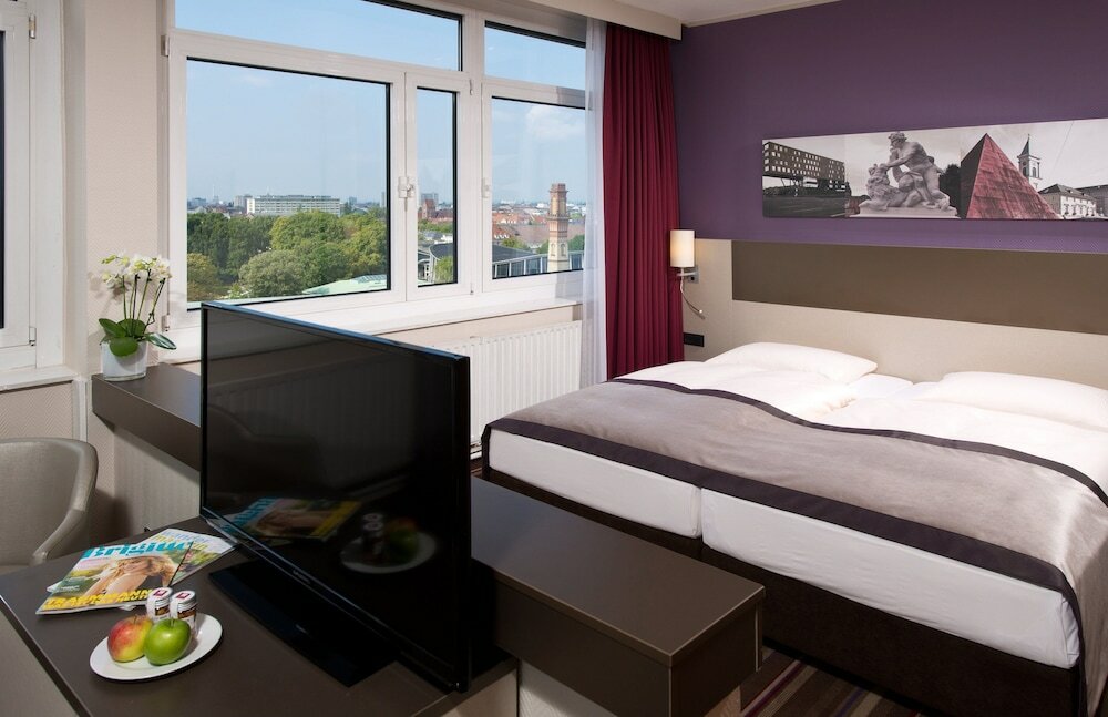 Фото отеля 2