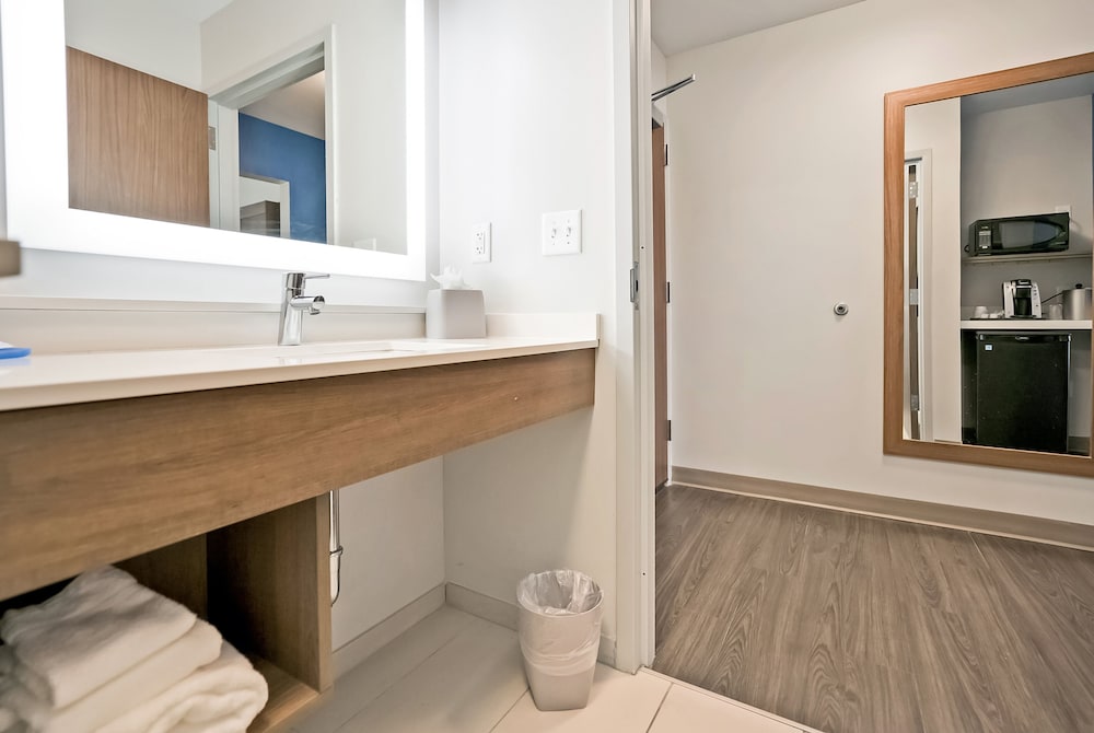 Фото Holiday Inn Express Jacksonville South Bartram Prk, an Ihg Hotel