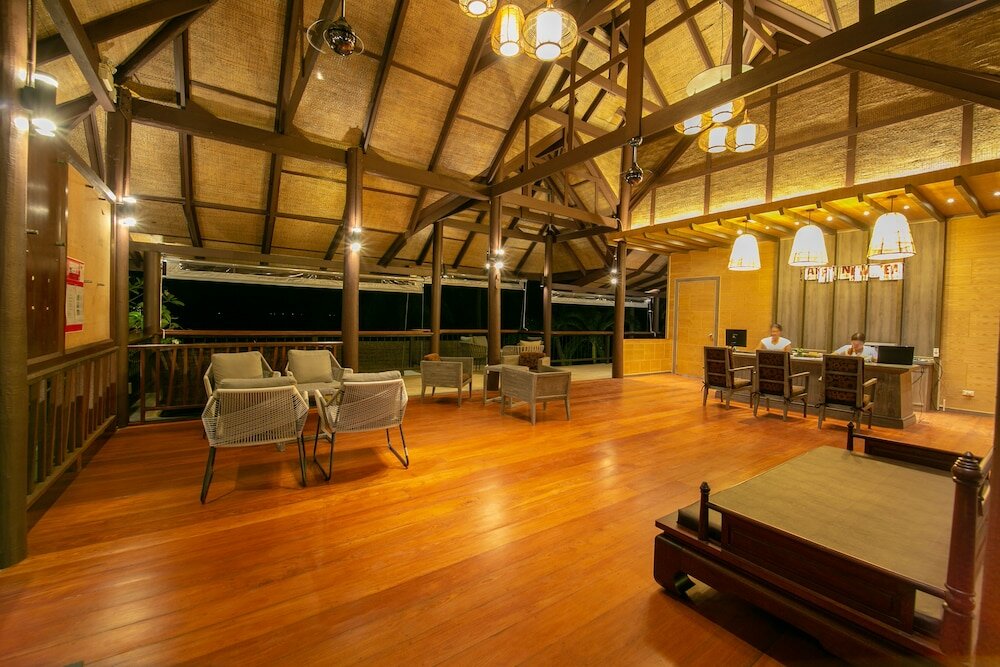 Фото Coral Cliff Beach Resort