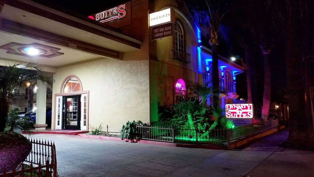 Фото Dynasty Suites Hotel Riverside