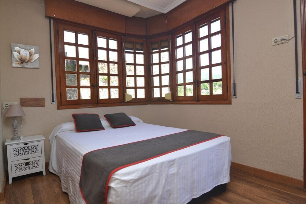 Фото Hostería El Bodegón De Gredos