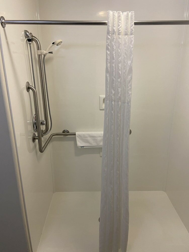 Фото Motel 6 Saskatoon