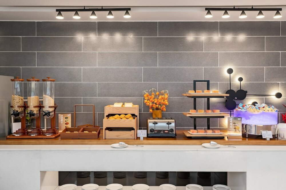 Фото Holiday Inn Express Shenyang North Station