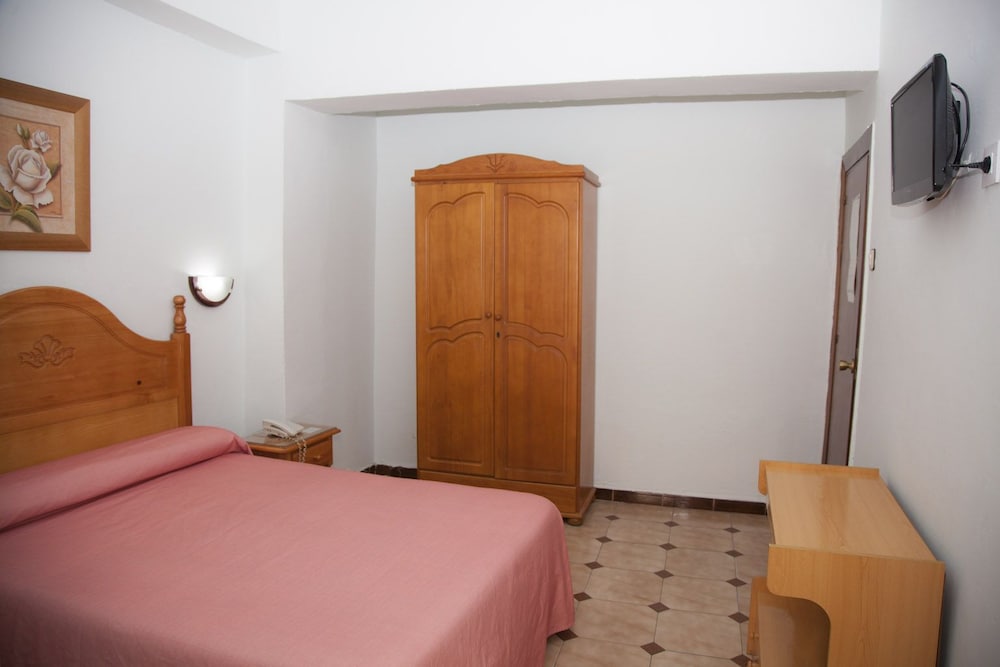 Фото Hostal Paris