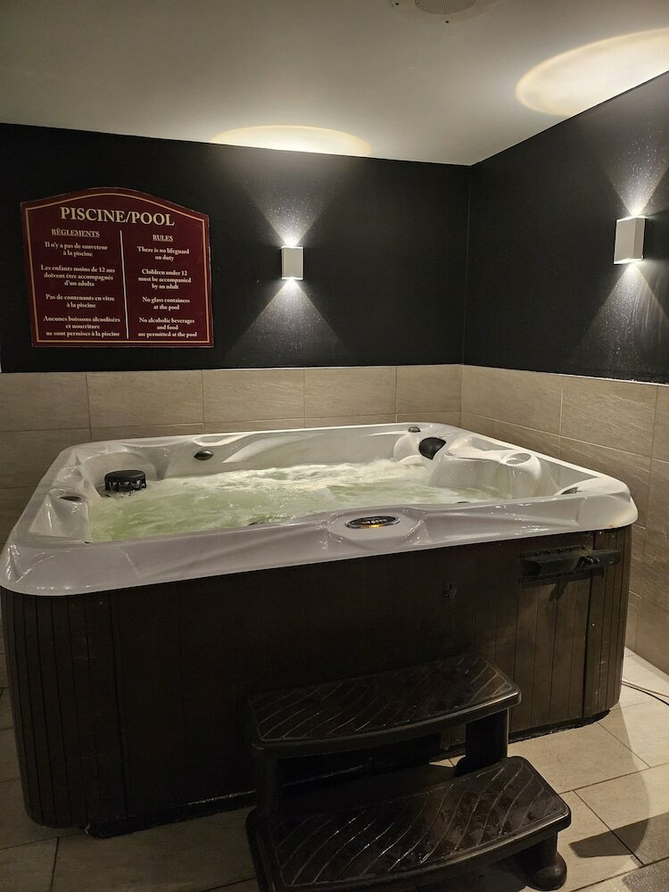 Фото Hôtel Le Versailles