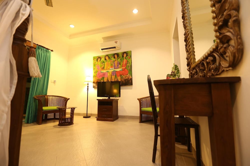 Фото Aquarius Beach Hotel