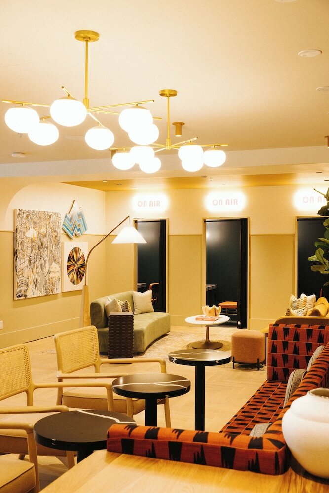 Фото Strathcona Hotel