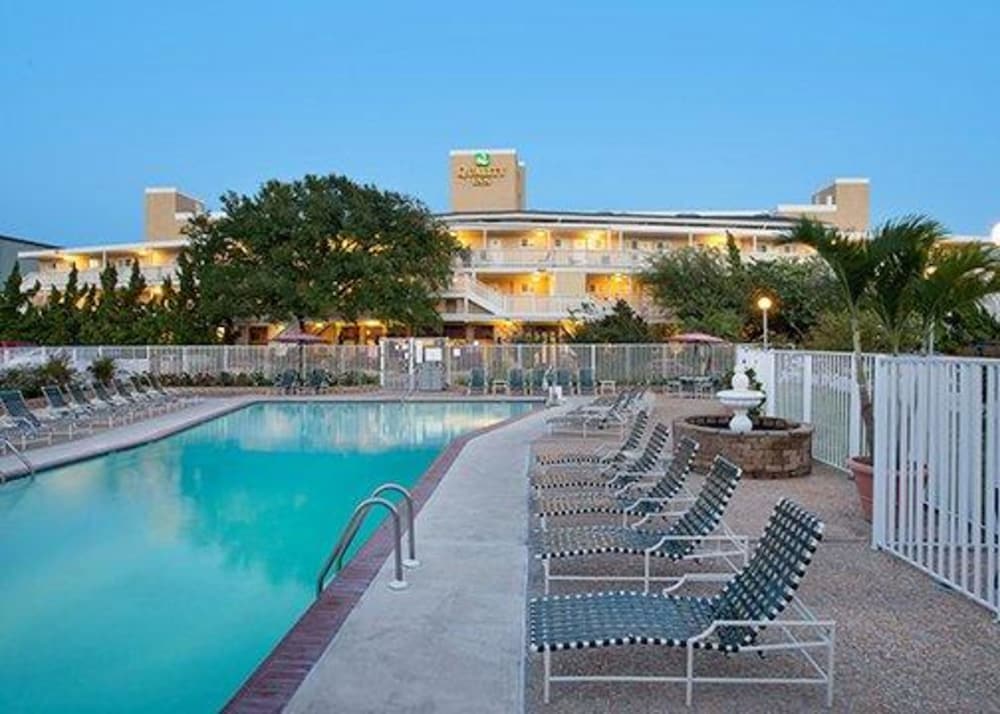 Фото Quality Inn Oceanfront