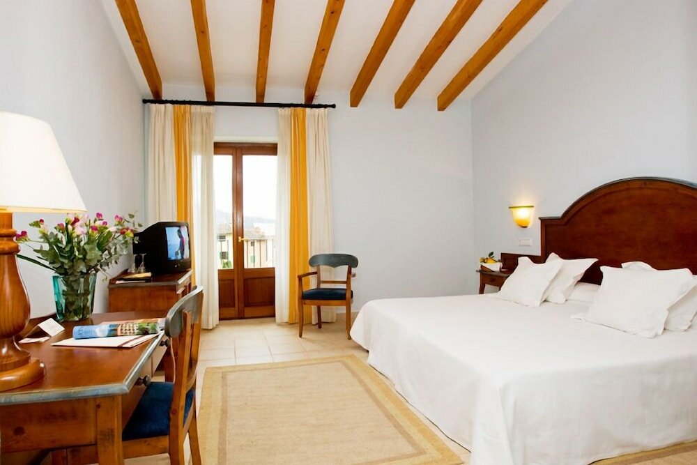 Фото Hotel Ca'l Bisbe