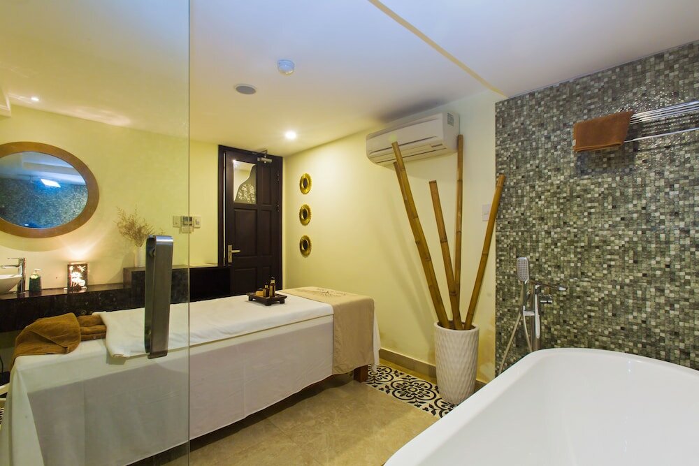 Фото Lasenta Boutique Hotel Hoian